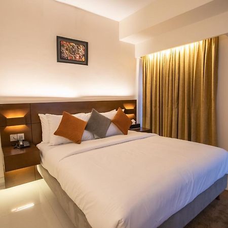 Jatra Flagship Khulna City Centre Екстер'єр фото