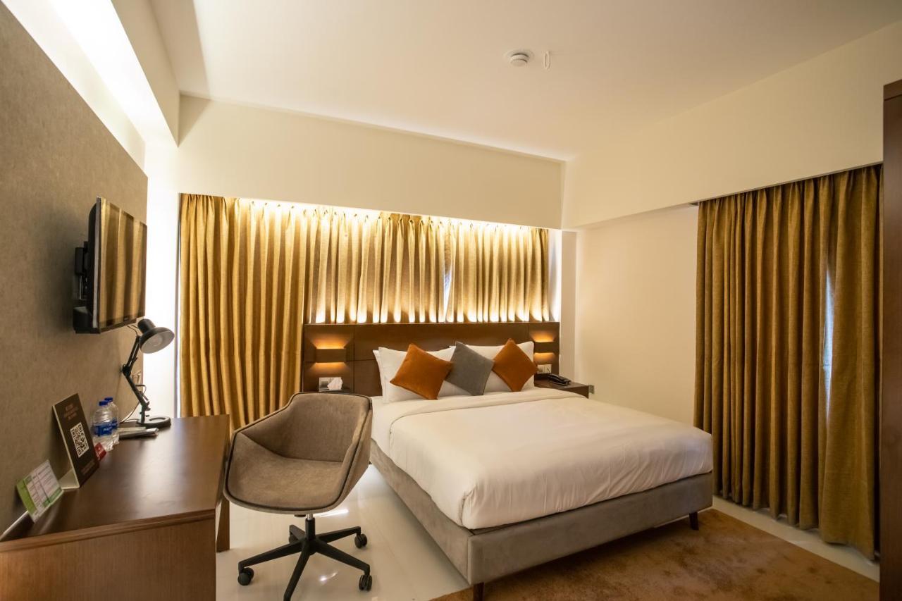 Jatra Flagship Khulna City Centre Екстер'єр фото