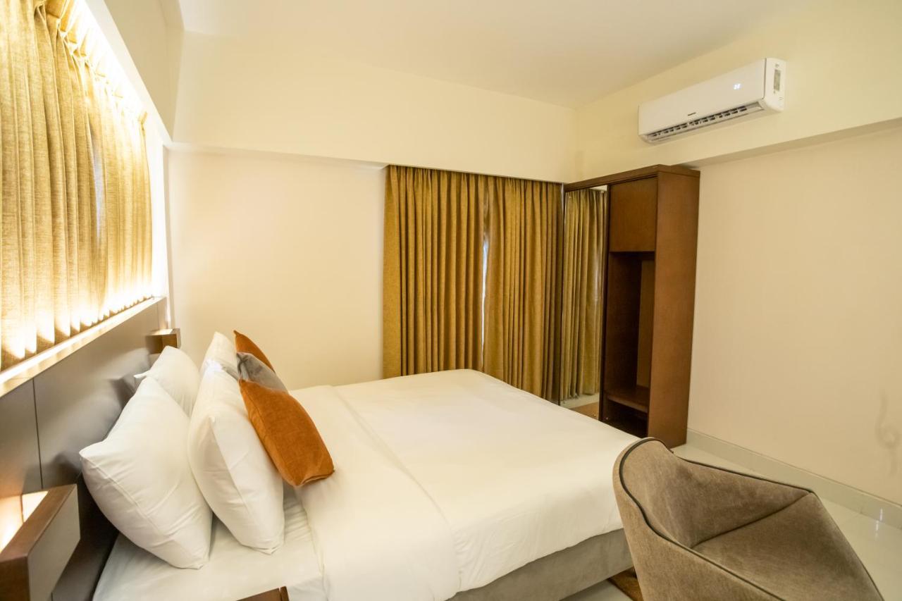Jatra Flagship Khulna City Centre Екстер'єр фото