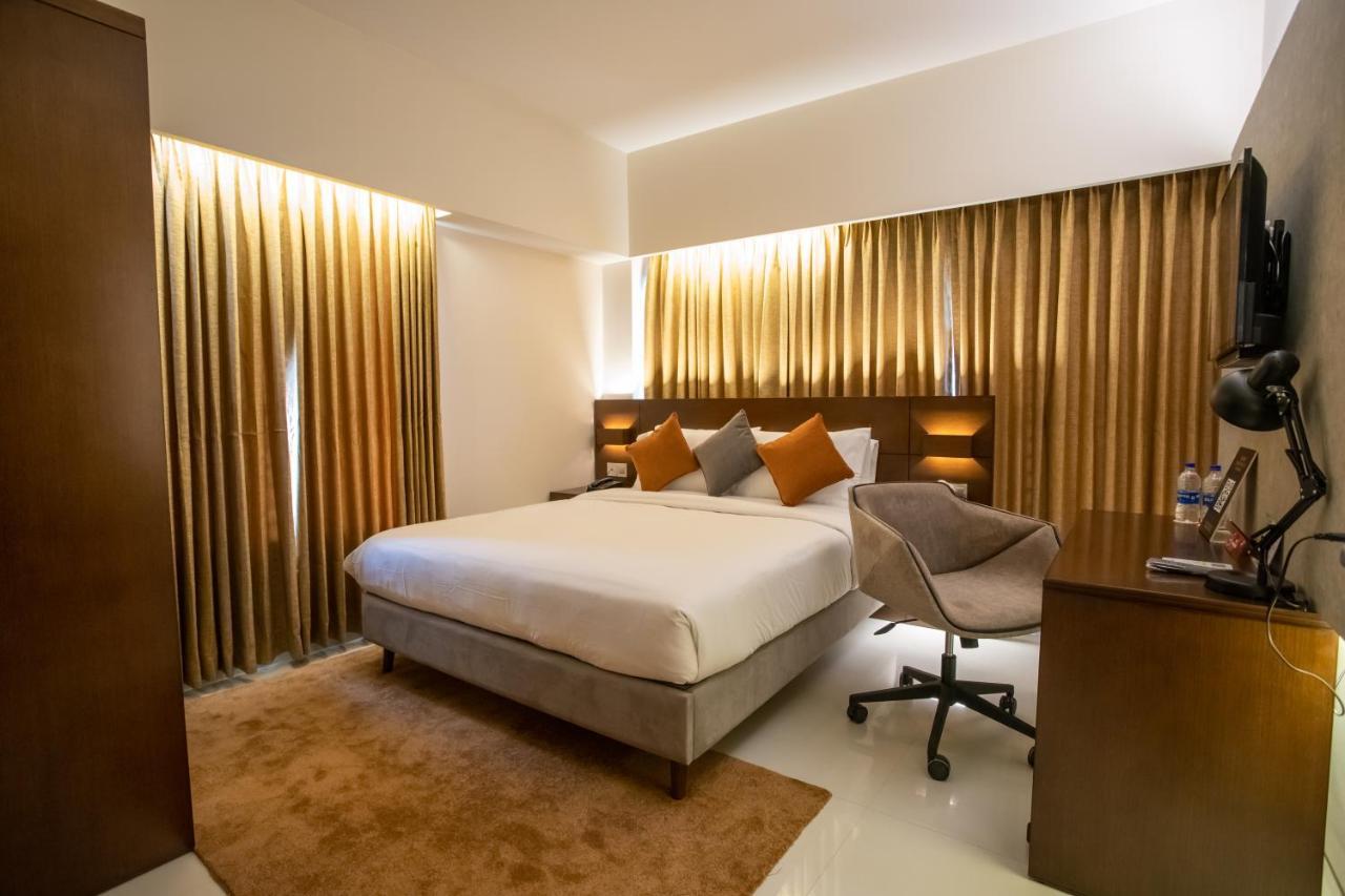 Jatra Flagship Khulna City Centre Екстер'єр фото